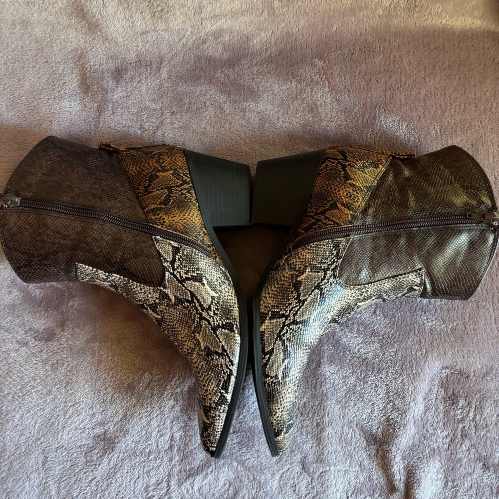 Just Fab Women's  Western Boots Bootie Snakeskin size 8 - Picture 7 of 10